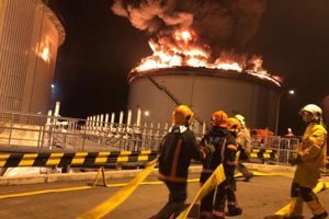 Fire at Pulau Busing (PHOTO: FACEBOOK/SINGAPORE CIVIL DEFENCE FORCE)